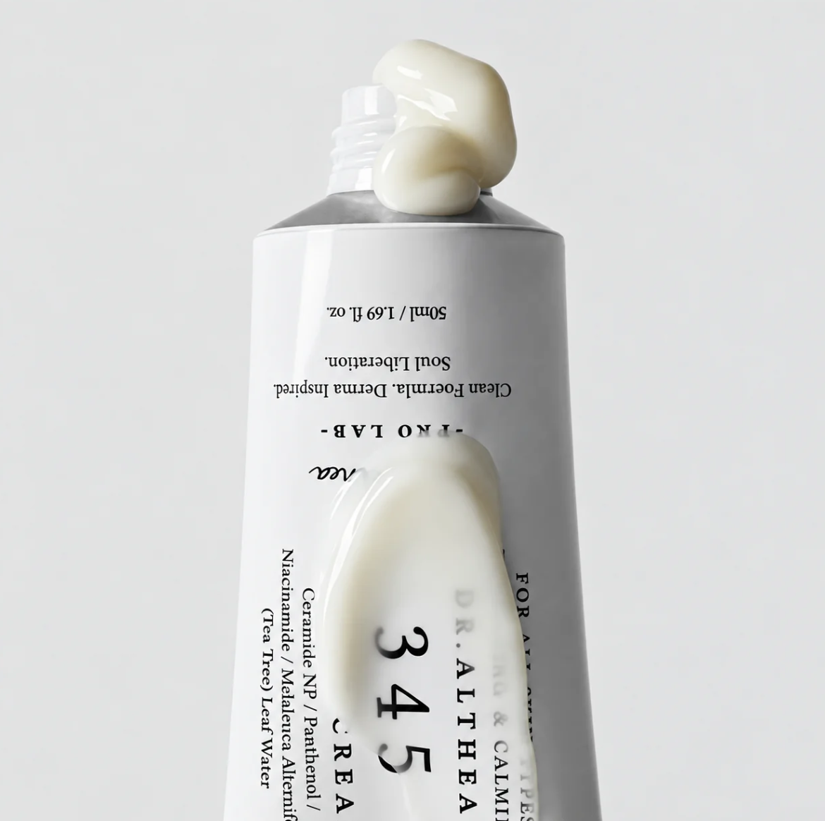 Dr. Althea 345 Relief Cream — tube ouvert et texture crème blanche onctueuse